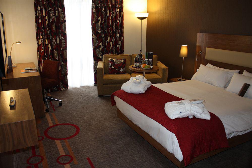 Bromsgrove Hotel And Spa Экстерьер фото